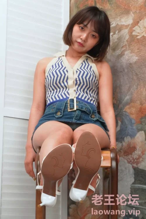 Sexy Asian Girls Feet-小乔牛仔裙性感小脚丫[300P 926M 百度网盘] [300p-926m]