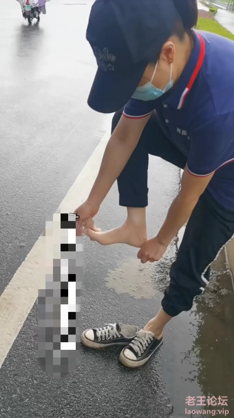 街头套路各路少妇熟女要她们穿过热乎的短丝肉丝黑丝丝袜 [24V-1GB]