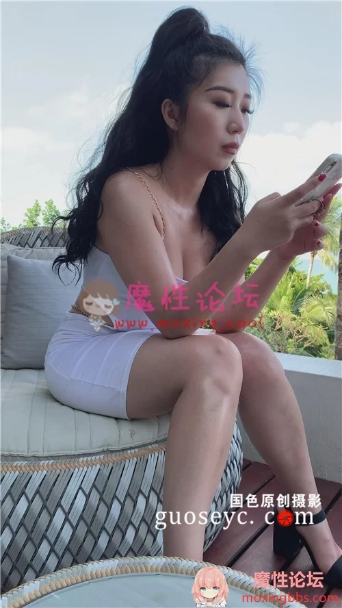 《原站搬运》《模拍搬砖》丰满的白色连体包臀裙美女《多V-2.82GG》《百度云》 [-]