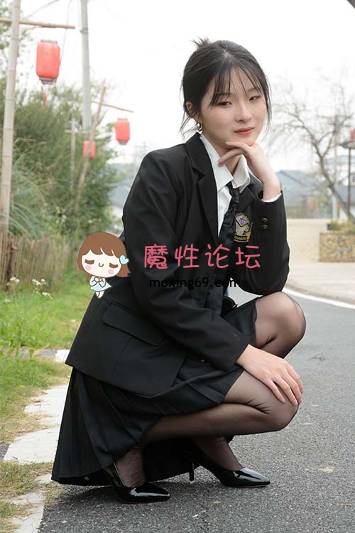 福利[初夏女神]安妮，《西装小裙》黑丝超短裙高跟鞋[140P+1V-2.17G百度网盘]