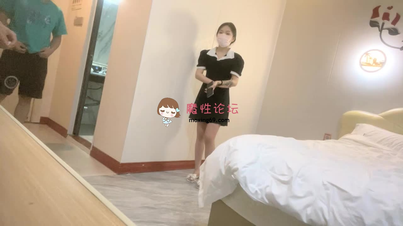 偷拍眼镜败类探花约来两个妹妹要一起操，只有一张床不同意，只能单挑，高颜值美女，直接一顿输出 773M 磁力链接