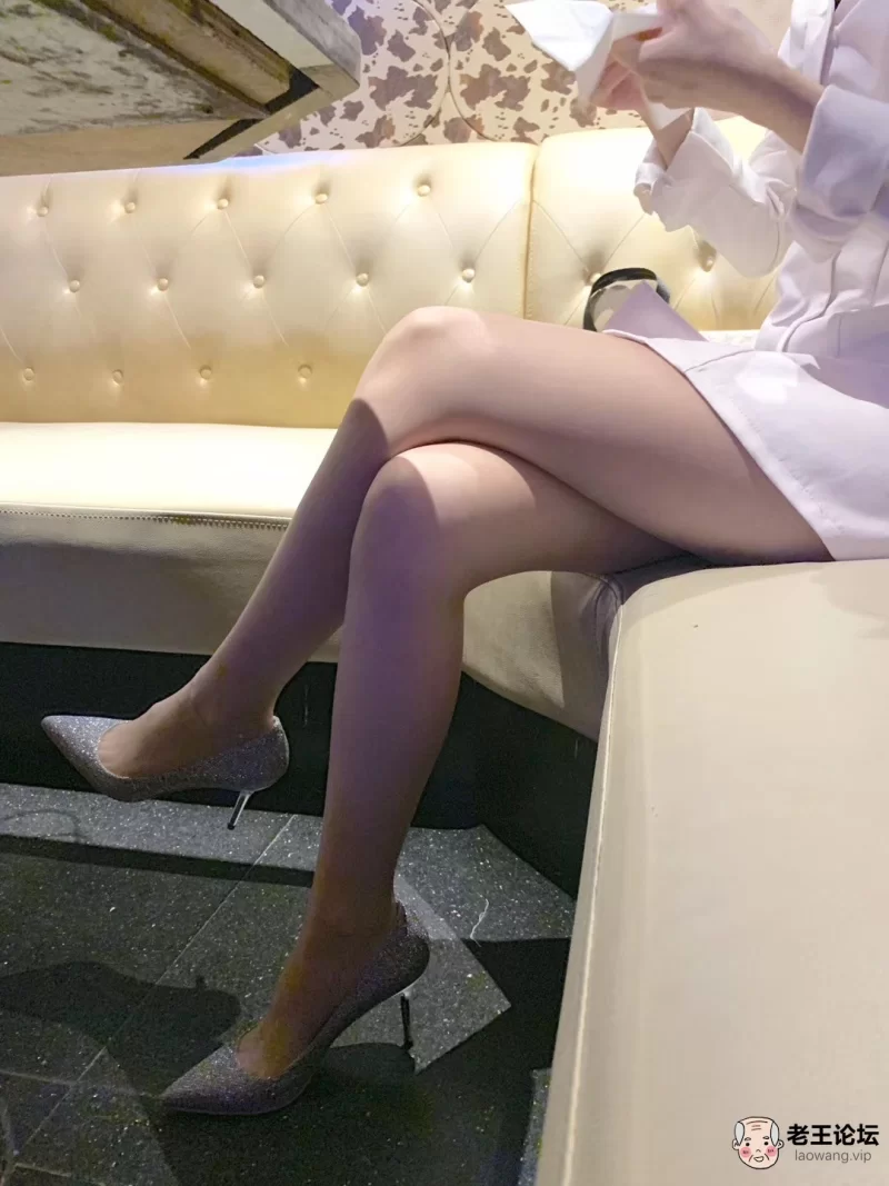 小仙女lia丝袜足控套图哦264mb [-]