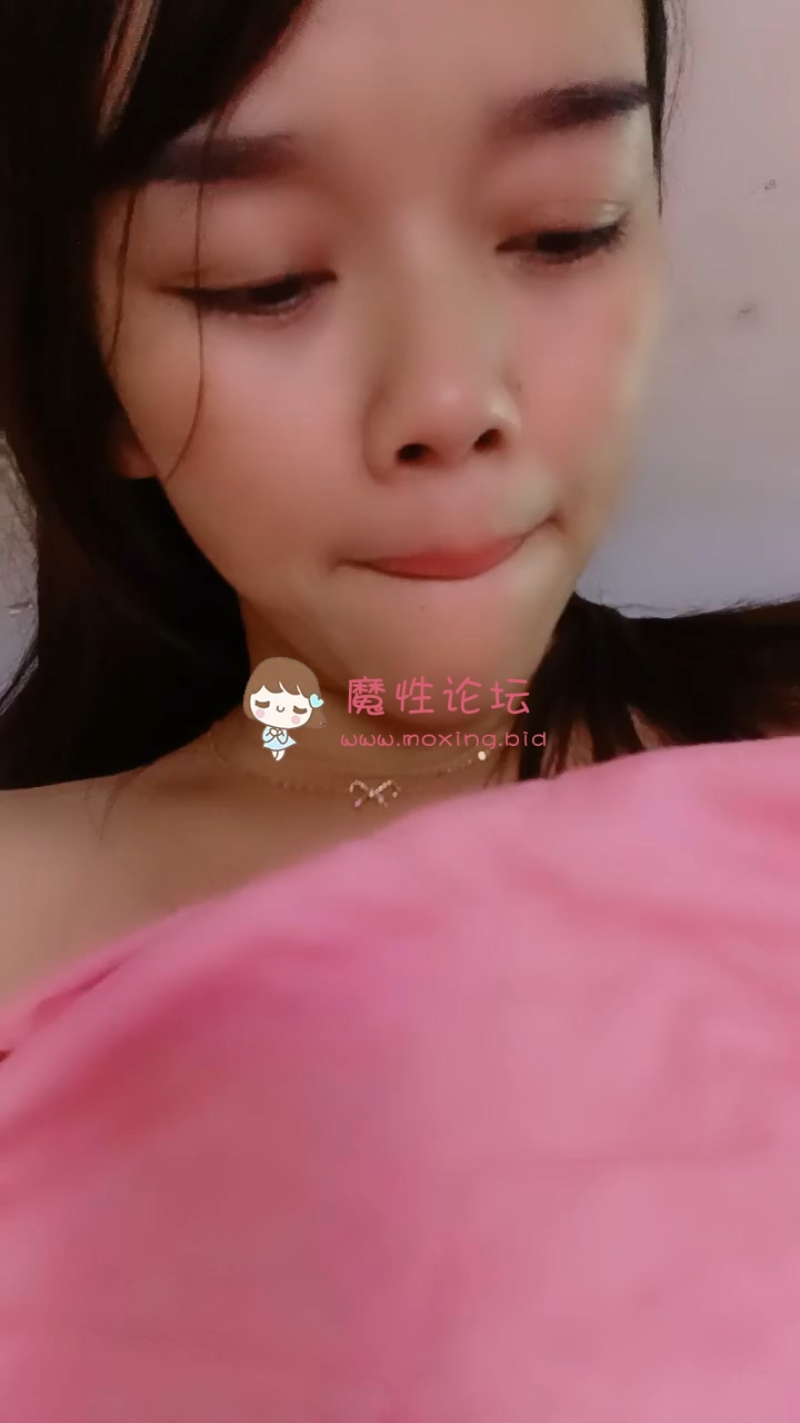 直播哺乳期少妇！**胀的很挤乳汁！大肥臀[1V 1.44G 百度盘]