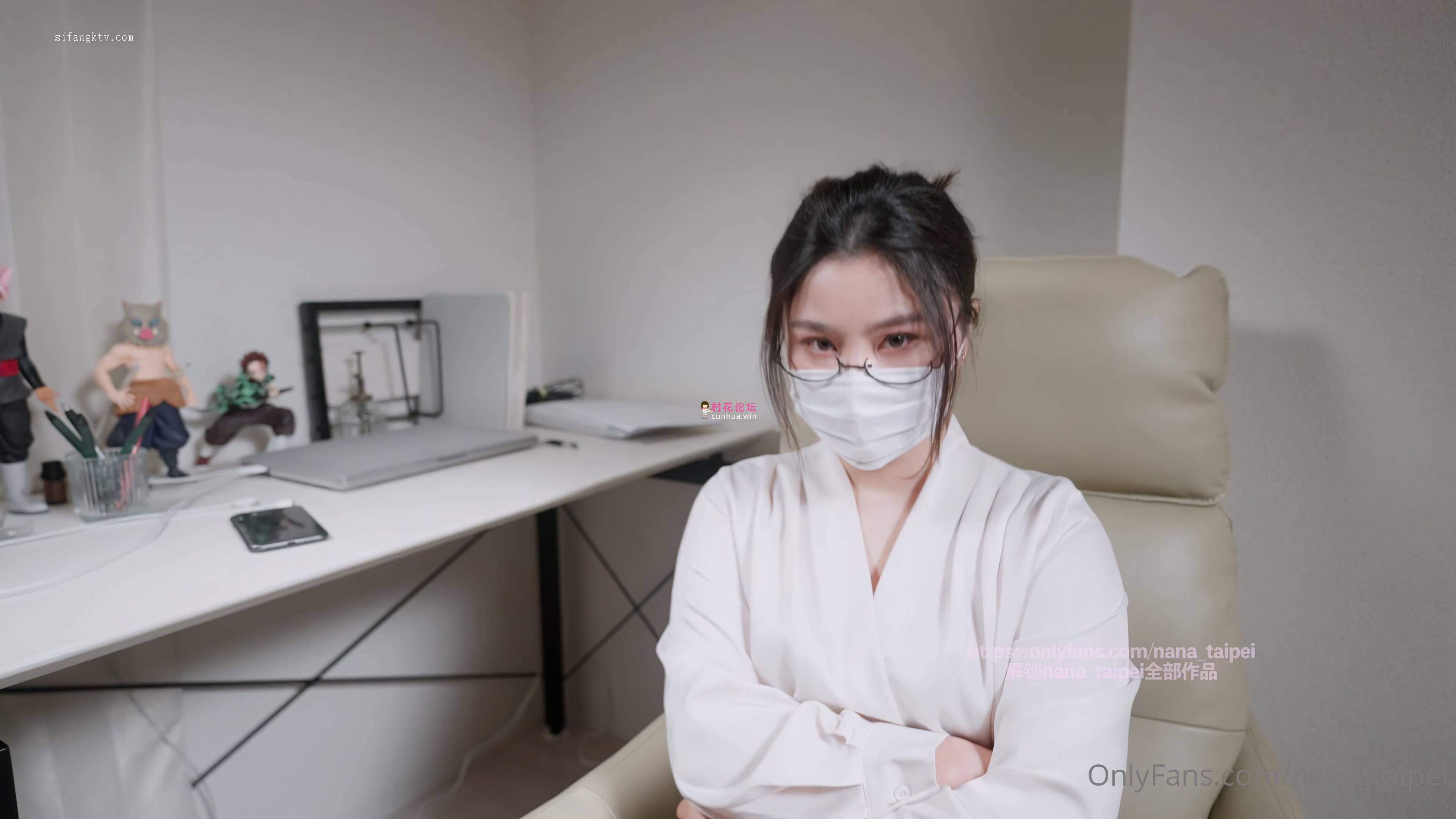 ONLYFANS极品白虎网红小姐姐NANA“哦,老师你没穿内裤[1V9.3G度盘]