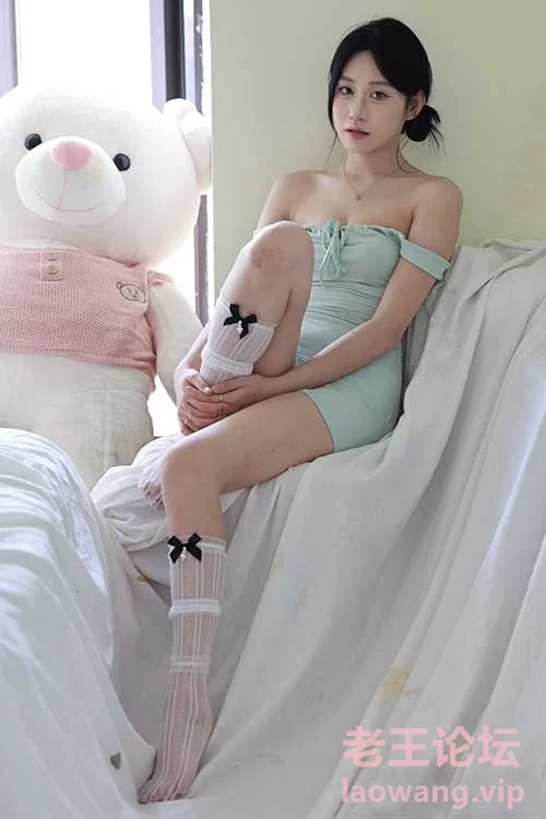 IMZSOCK爱美足-妍妍 旗袍棉袜肉丝美腿[113P+1V/1.7G 百度网盘] [113p1v-1.7g]