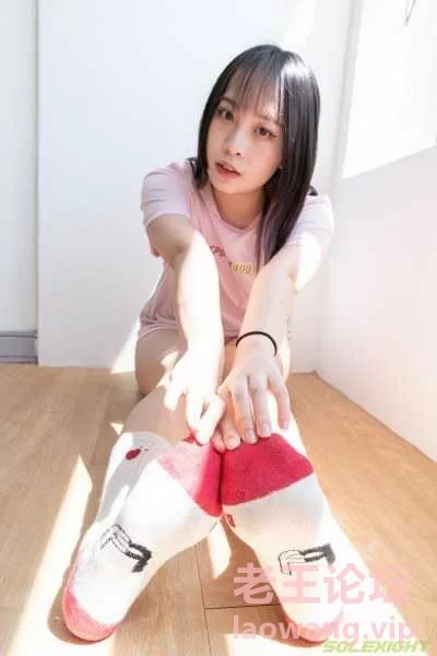 Solexight Sophia丝袜裸足全套作品 (Soles,Socks,Stocking,VR)19G [200P；3V-19.3GB]