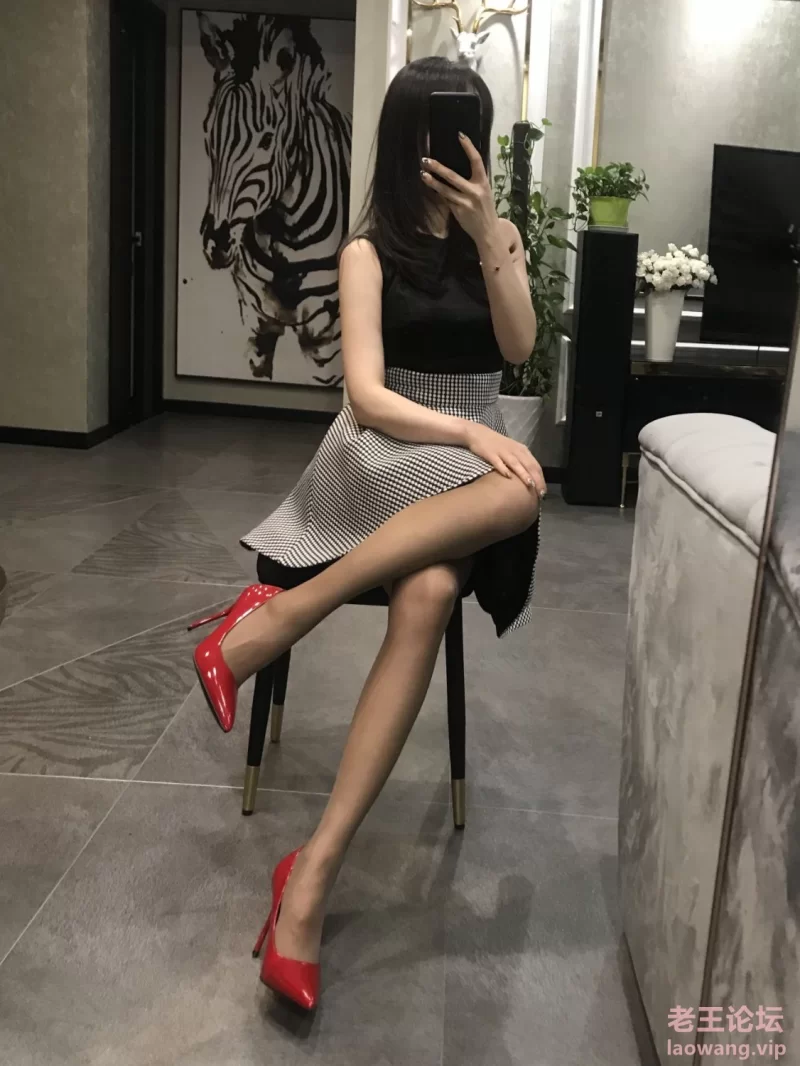 微博美少妇麋鹿Monroe高丝美脚写真合集 [85套-9.2GB]