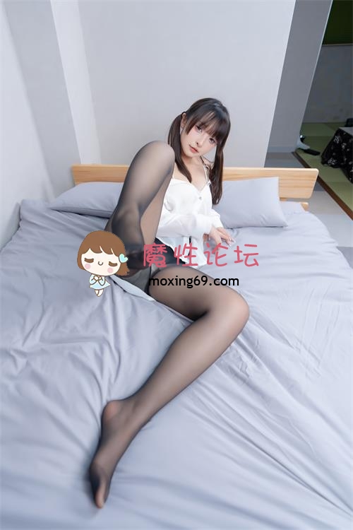 美图[神楽板真冬] 《裤袜女友》黑丝美腿 [75P 2V 201M 百度网盘]