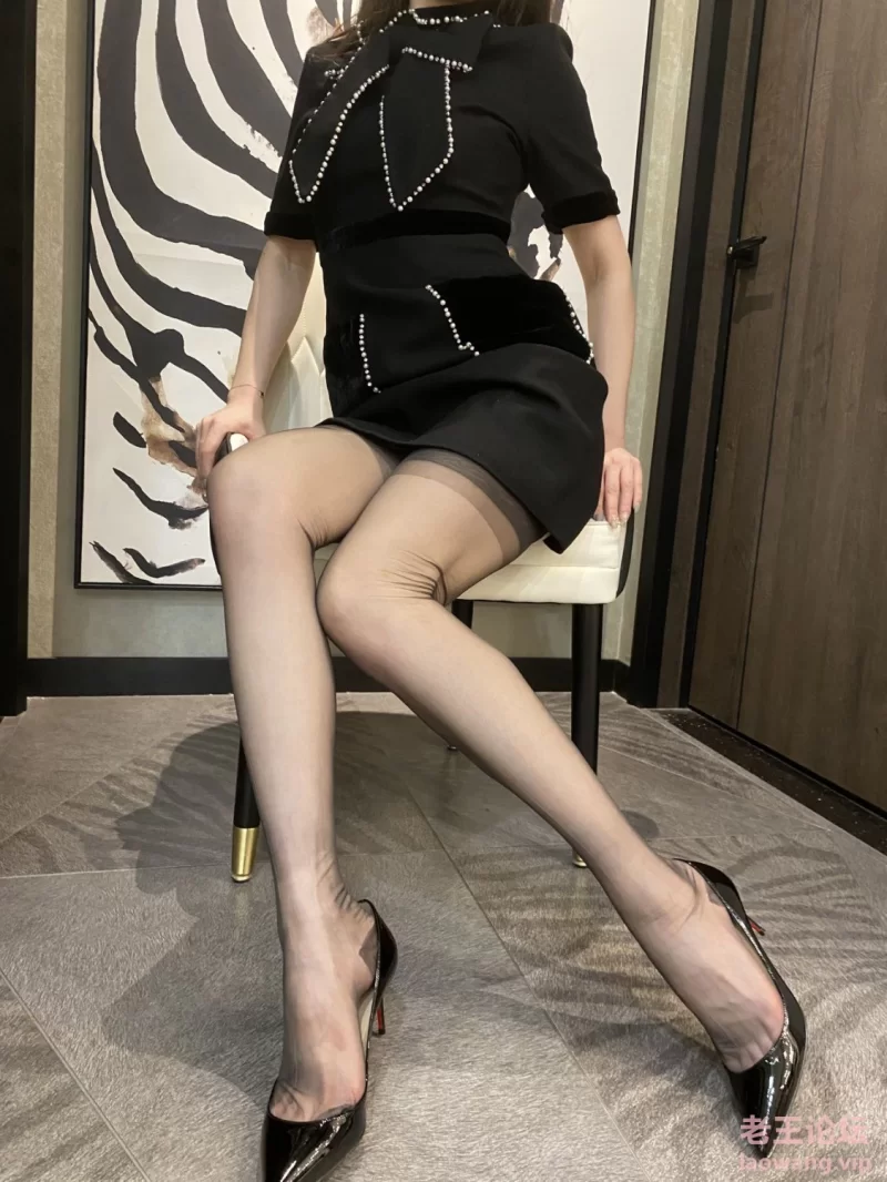 微博美少妇麋鹿Monroe高丝美脚写真合集 [85套-9.2GB]