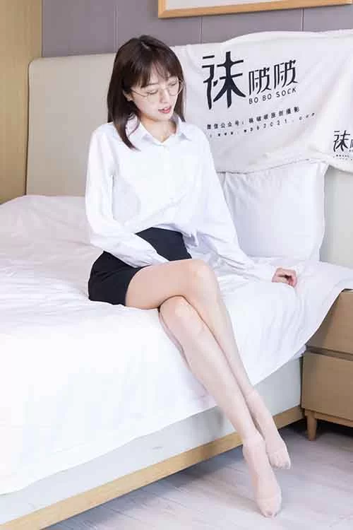 袜啵啵-稚予-制服包臀裙高跟鞋、黑丝短肉丝、ol风[142P1V-1. [142p1v-1.35GB]