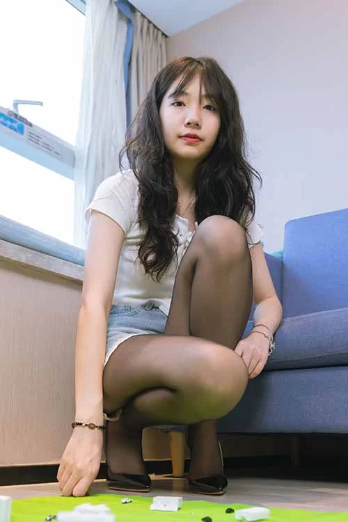 袜啵啵-小甜豆-高跟鞋热裤黑丝裸足[172P1V-1.3G百度网盘] [172p1v-1.3g]