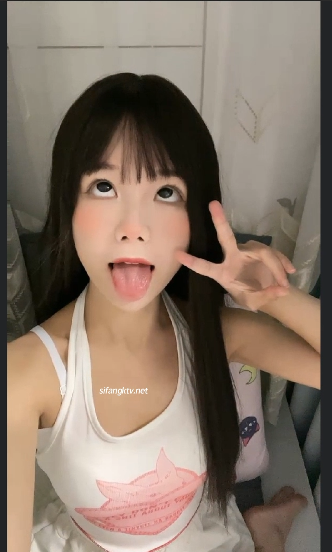 国产自拍《录屏》美少女阿嘿颜裸聊，足控必备，馒头穴，扒开逼给你看，真的清纯一对一，小脚真嫩《1V1.55G》《度盘》