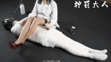 足交《收藏精品》足控福利，恋足大神足交手交啪啪榨精视频福利合集《277V102G》