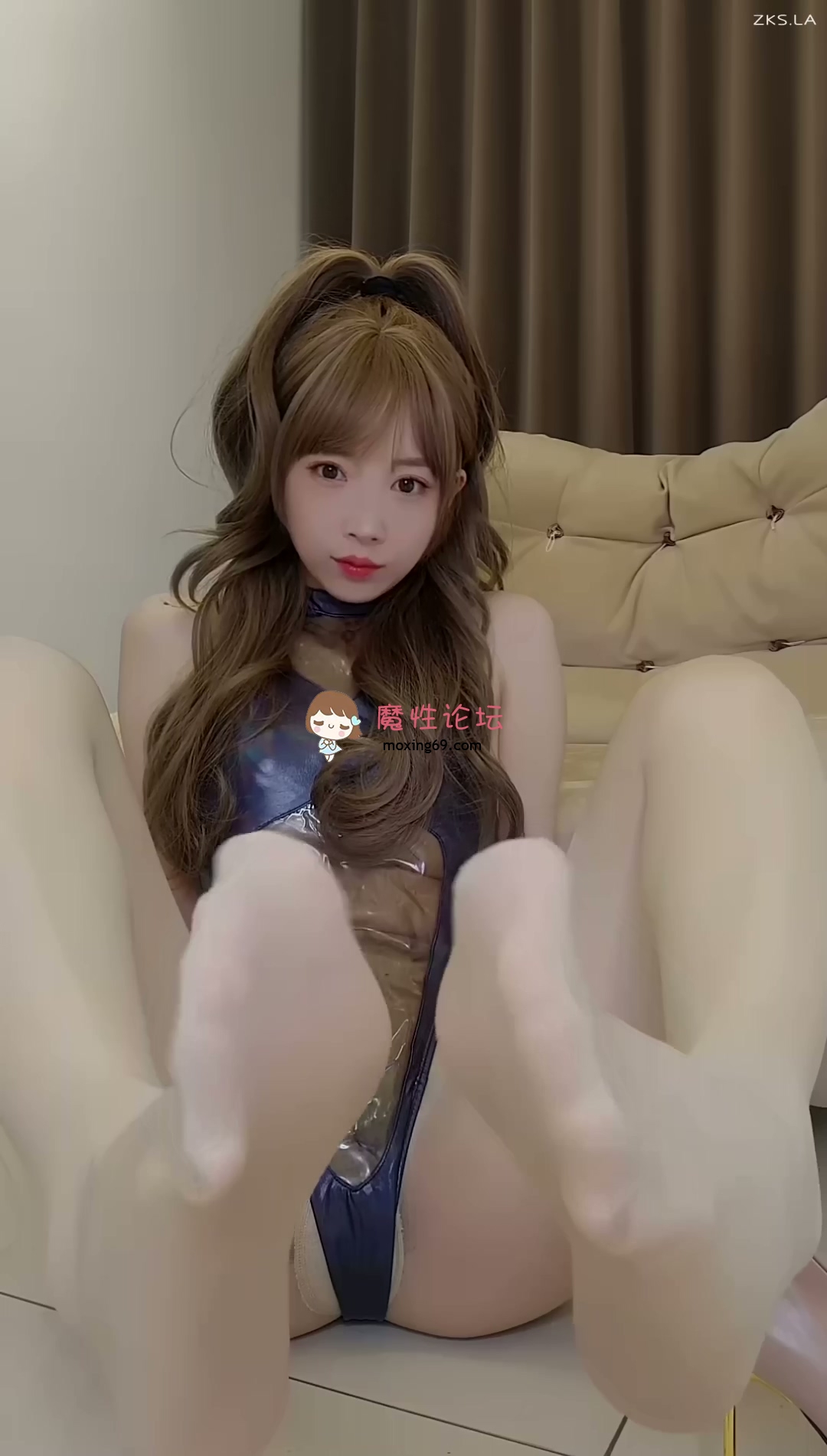 美腿小女巫露娜 - 丝袜 美腿 足控定制福利[1V-526MB][百度网盘]