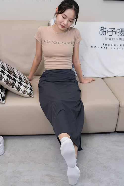 甜予摄影-思思-连衣裙白棉袜 、肉丝美腿 [130p1v-1.89GB]