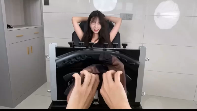 妹妹丝袜足控裸足足底tk很享受 [1v-0.6g]