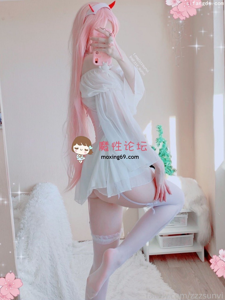 国产自拍[度盘]《足控 极品萝莉 zzzsunvi》上下粉嫩 极品美腿 紫薇第一美女