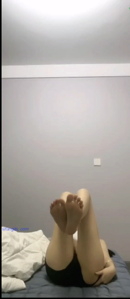 国产自拍免费送上！平台美女《腿腿》私下大尺度一对一1v1盯射，足控，阿嘿颜 自慰特写[1V1.3G][百度网盘]