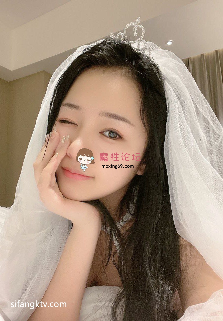 网红《抖音博主》自收集反差美女网红泄密合集②，白天COS服，晚上情趣服[NVNP68.3G][百度网盘]