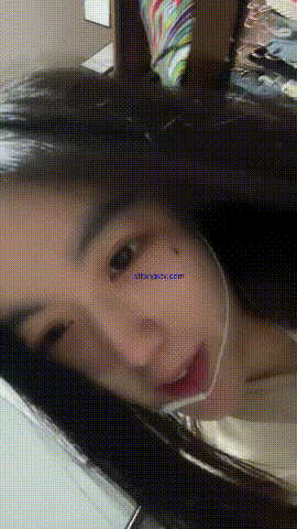 网红《抖音博主》自收集反差美女网红泄密合集②，白天COS服，晚上情趣服[NVNP68.3G][百度网盘]