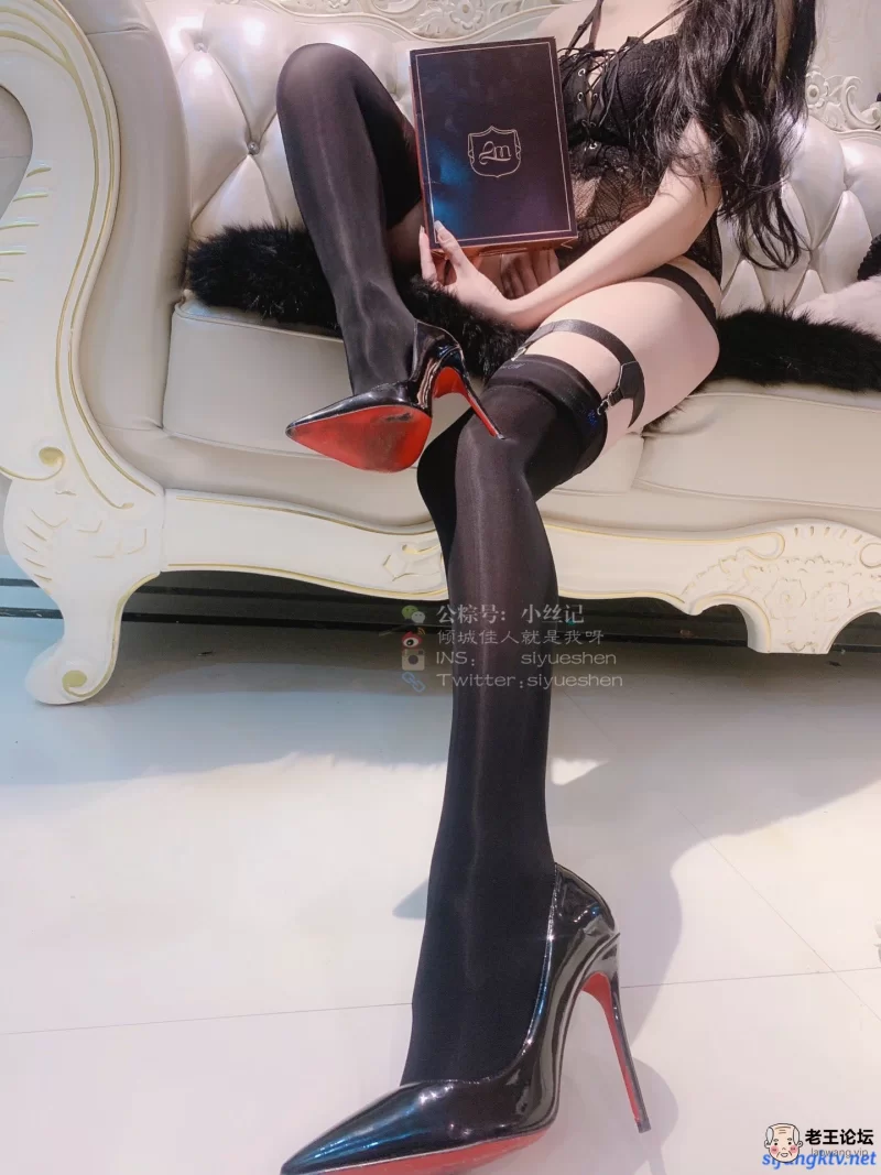 《自行打包》足控  丝月神全套合集 《2937p+12v - 4.6G》《度 [-]