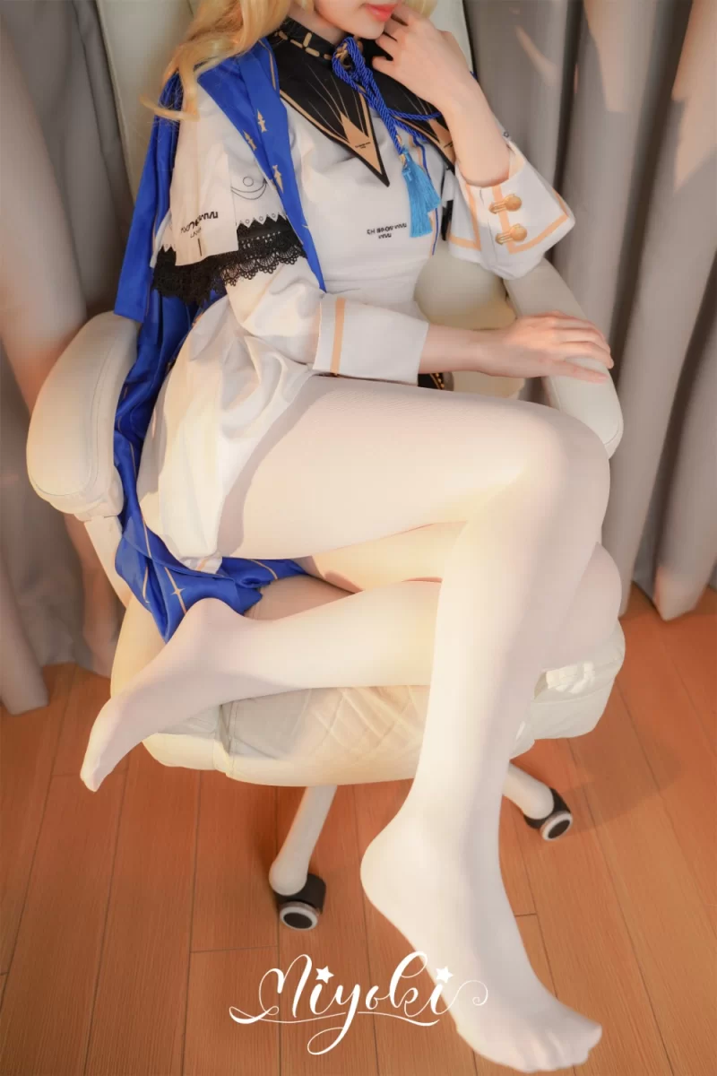 铃木美咲 鸣潮cos 白丝修女菲比 [1v+28p-1.86g]