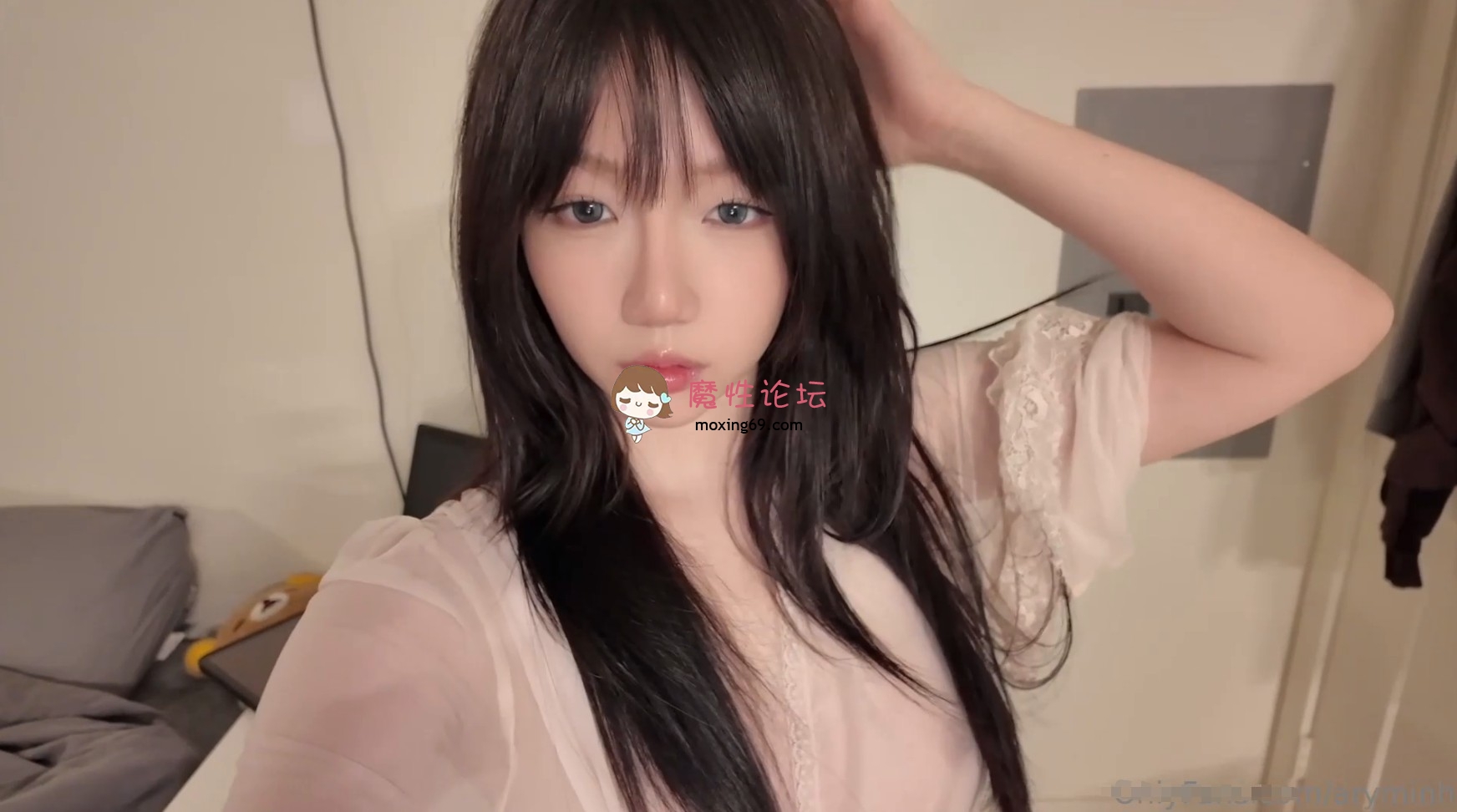 国产自拍女神级，纯欲高潮脸混血福利姬《aryminh》露脸性爱，口活技术一流，小母狗属性拉满[1V560M][BT]