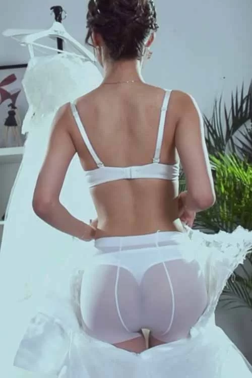 《欲惑婚纱》钟情-婚纱白丝美腿高跟[1V 306M百度网盘] [1V-306m]