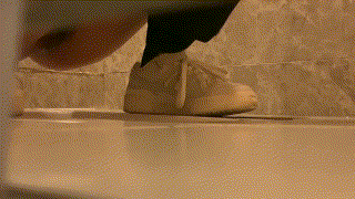 国产自拍一月新流出魔手外购高档写字楼高根美足系列踩屎鞋白领姐姐的无毛嫩逼 《1V 354.54MB》[夸克]