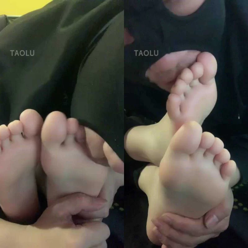 网吧忽悠精神小妹舔她小嫩脚 [1v-183MB]