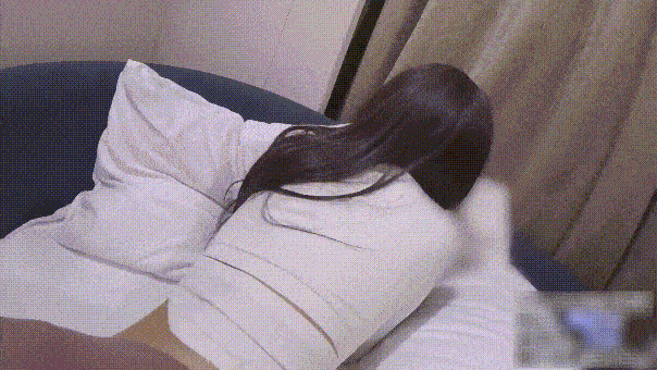 国产自拍女神瑜伽裤 女神刚做完运动还没脱下瑜伽裤就被第一时间插入蜜穴，极品美足  [2V ] [BT]