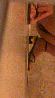 国产自拍一月新流出魔手外购高档写字楼高根美足系列几个穿拖鞋上班的白领姐姐 《1V 316.14MB》[百度]