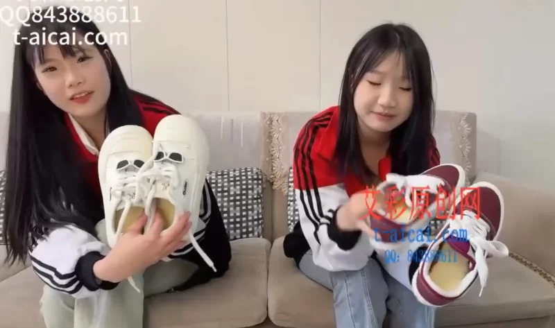 精神小妹 系列  足控 舔脚 调教 个个美女玉足 [34v-15.5GB]