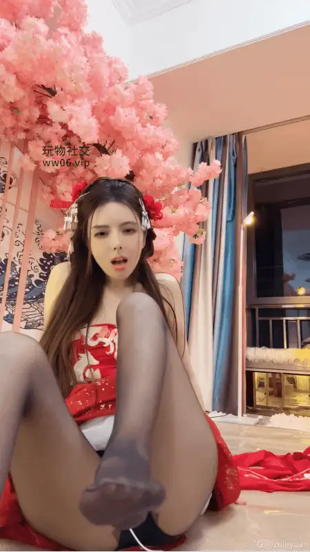 《抖M足控福利》玩物直播玉兔美足诱惑合集 [4V-6.1GB]