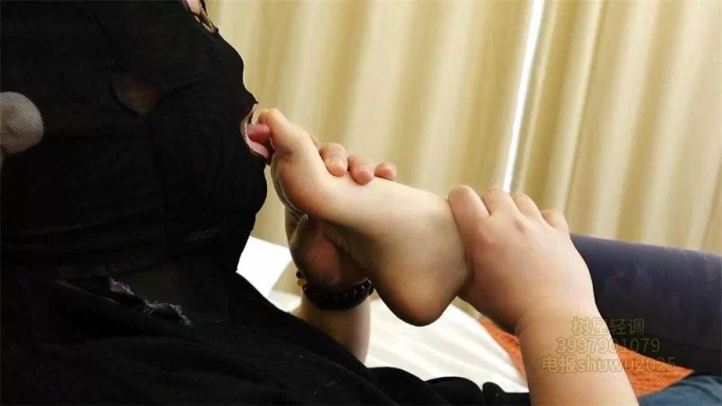 树屋轻调-小青被趁人之危舔脚 [1v-756m]