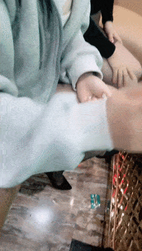 国产自拍-发育不错的蠢萌小妹露脸精彩直播大秀诱惑狼友，互动撩骚听指挥展示