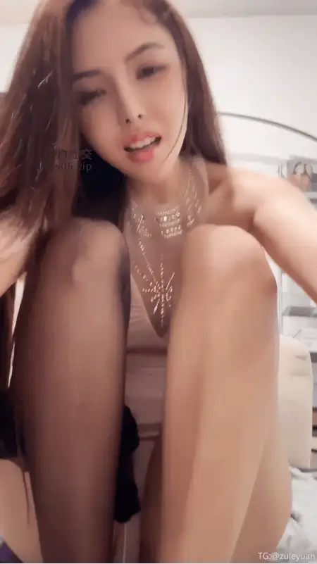 《抖M足控福利》玩物直播玉兔美足诱惑合集 [4V-6.1GB]