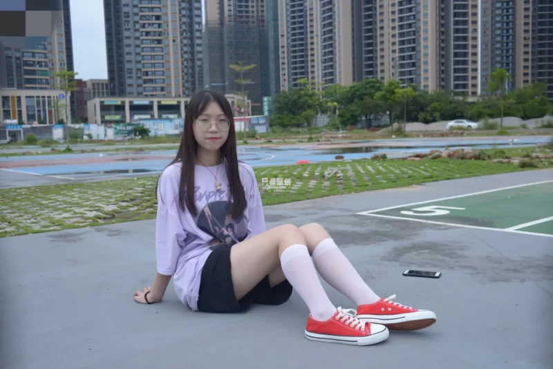 只糖原创写真套图合集 [200v-300g]