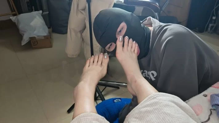 超美玉足-小红书闺蜜玛卡 美甲舔脚 [1v-0.99GB]