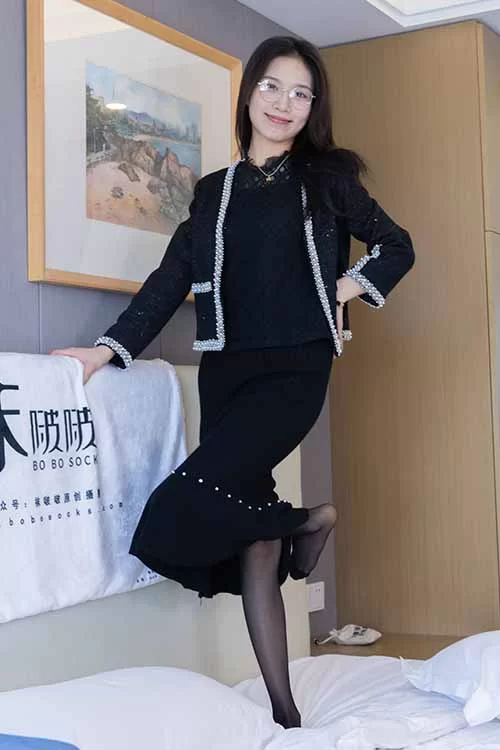 袜啵啵-芝士-高跟鞋包臀裙肉丝、黑丝[155P1V-1.5G百度网盘] [155p1v-1.5GB]