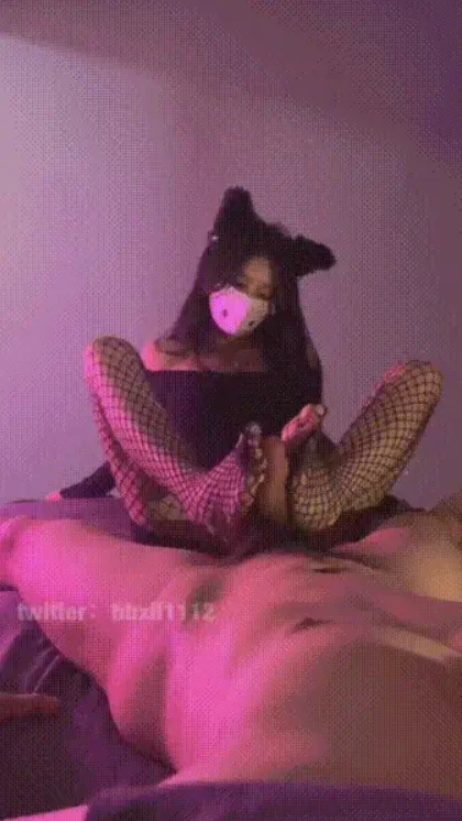 《足交恋足》花臂小萝莉hbxll1112踩踏榨精打飞机高跟鞋踩踏 [1-2.33GB]