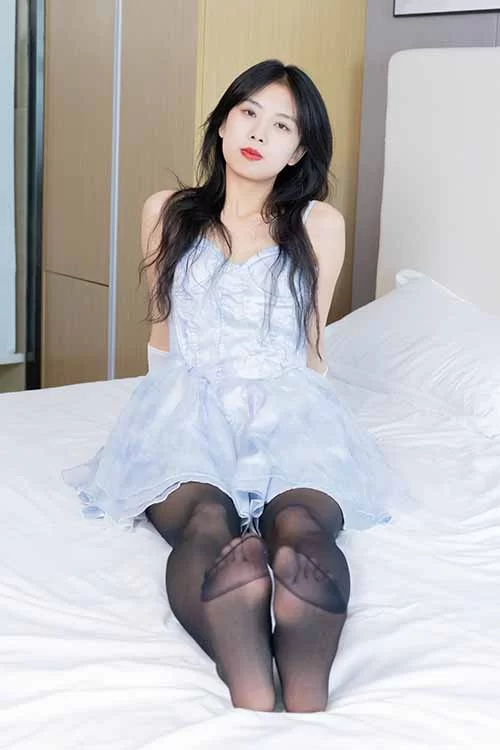 袜啵啵-奶油-性感长靴黑丝美腿纱裙[149P-1V/1.7G百度网盘] [149p1v-1.7g]