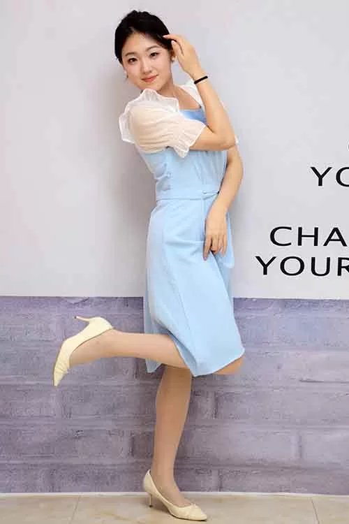 初夏女神-环环-连衣裙性感肉丝美腿[100P1V1.9G百度网盘] [100p1v-1.9GB]