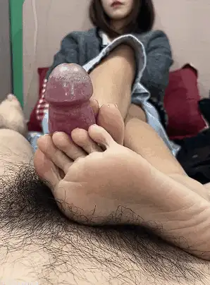 大神忽悠按摩技师黑丝足交丝袜套鸡 [2v-700m]