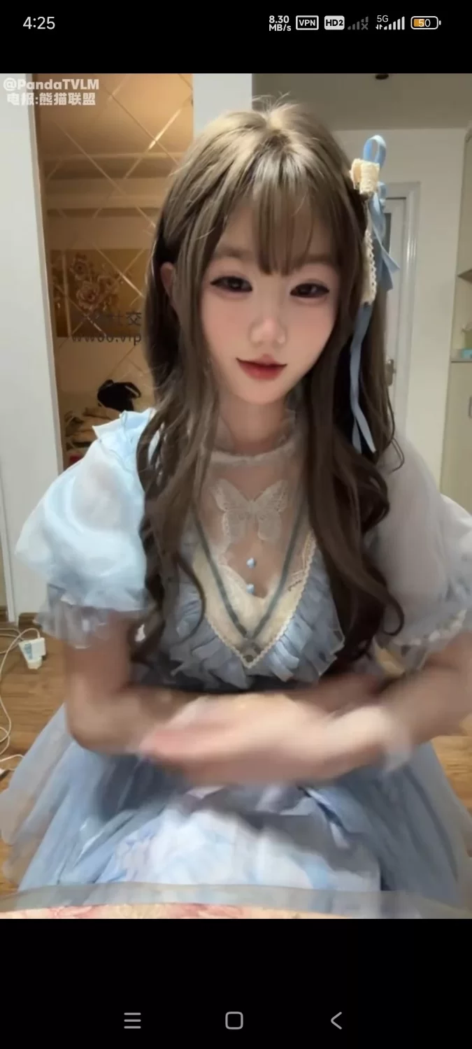 #六六 邪恶优雅系lo娘一直撸不准停寸止挑战蕾丝袜脏底臭棉袜诱惑撸鸡巴中间五 [1v-500m]