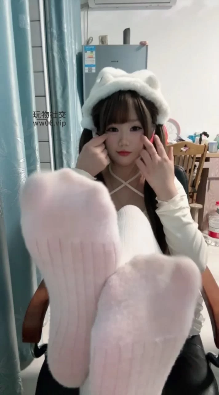 #六六长筒白棉袜早泄训练棉袜脚脸同框盯看着棉袜脚辱骂6分钟控制五秒倒计时射出 [1v-300m]