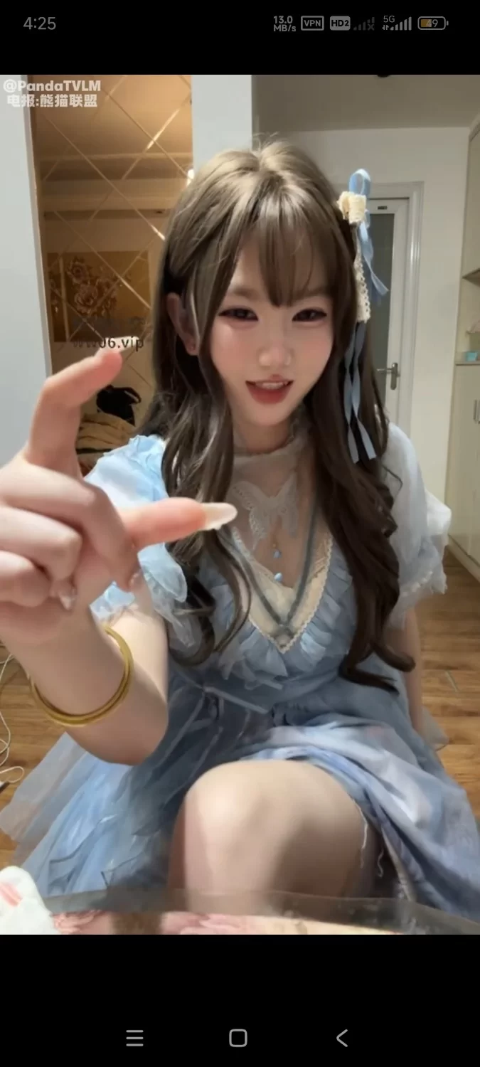 #六六 邪恶优雅系lo娘一直撸不准停寸止挑战蕾丝袜脏底臭棉袜诱惑撸鸡巴中间五 [1v-500m]