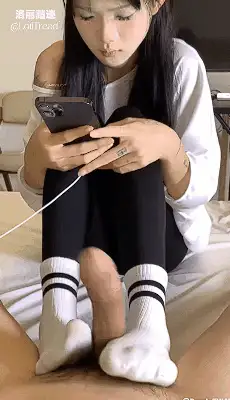 《洛丽踏迹》 [3v-1.2g]