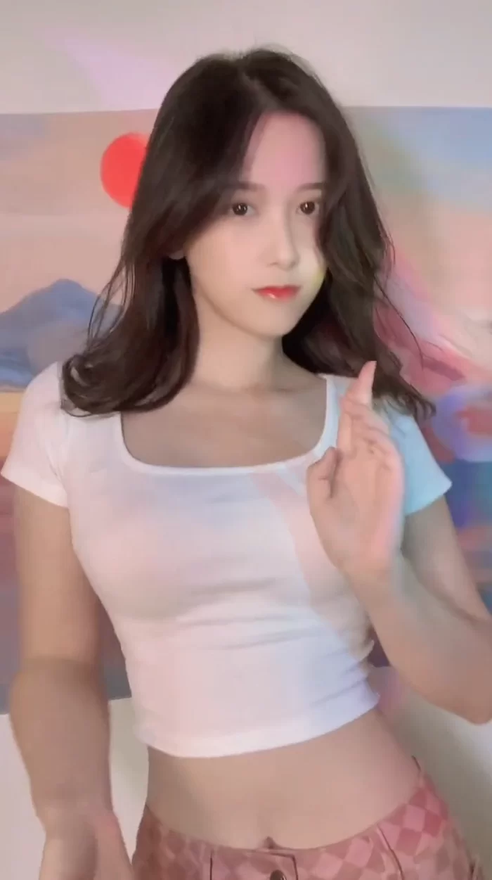 23年左右的抖音风 瑜伽裤 黑丝 慢摇，自剪 [1v-931MB]