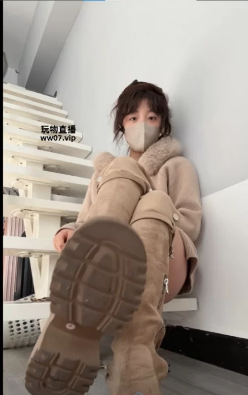 玩物直播  爱可呀 第一视角 足控 [1v-968mb]